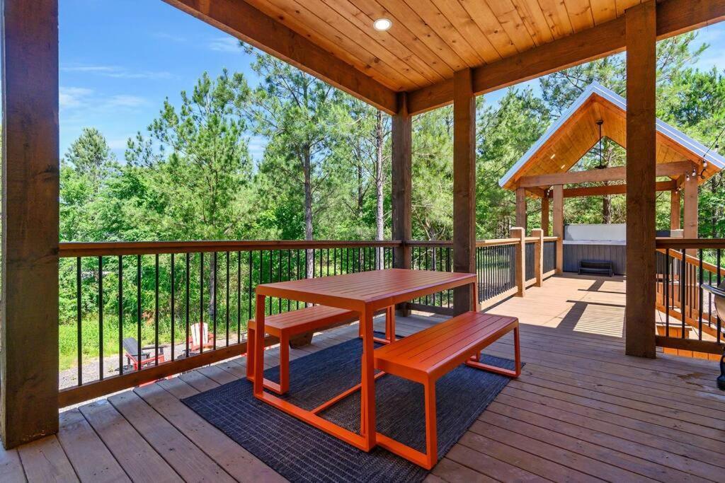 Lux Hochatown Cabin! 5 Minutes To Town-Hot Tub-Fire Pit-Game Room-Mtn Views Broken Bow Exterior photo